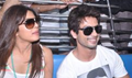 Shahid, Priyanka travel by Mumbai local train