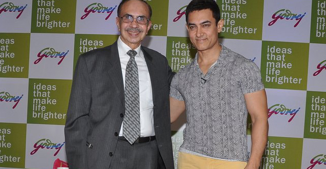 Aamir visits Godrej employees 