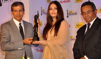 Filmfare unveils special trophy for centenary year