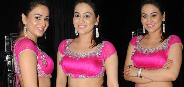 Actress Aksha New Stills