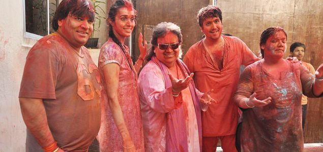 Bappi Lahiri celebrates Holi with family & friends