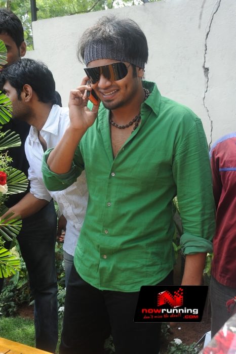  Pictures