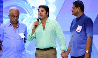 Expatriate Indians throng film awards show in Qatar