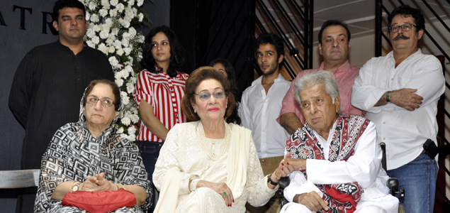 Shashi Kapoors Hand Imprint Tile Launch For UTV Stars, Walk Of The Stars