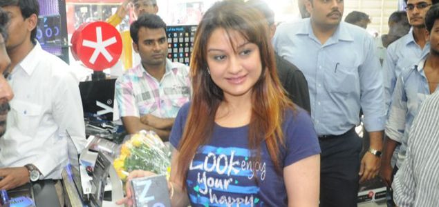 Sonia Agarwal Launches BlackBerry Z10