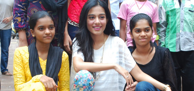 Amrita Rao Spends Time With Kids Of NGO Pratham