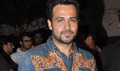 Emraan Hashmi Sells Tickets For Mr Natwarlal Promotions - Raja Natwarlal