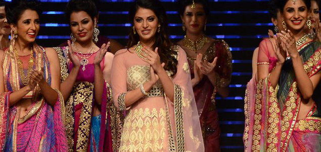 Anushka Ranjan Walks For The BETI Show At IIJW 2015