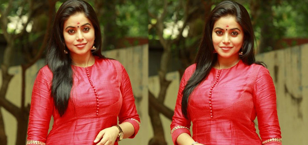 Actress Shamna Kasim (Poorna) Latest Photos