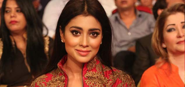 Shriya to romance Balayya in Gautamiputra Satakarani