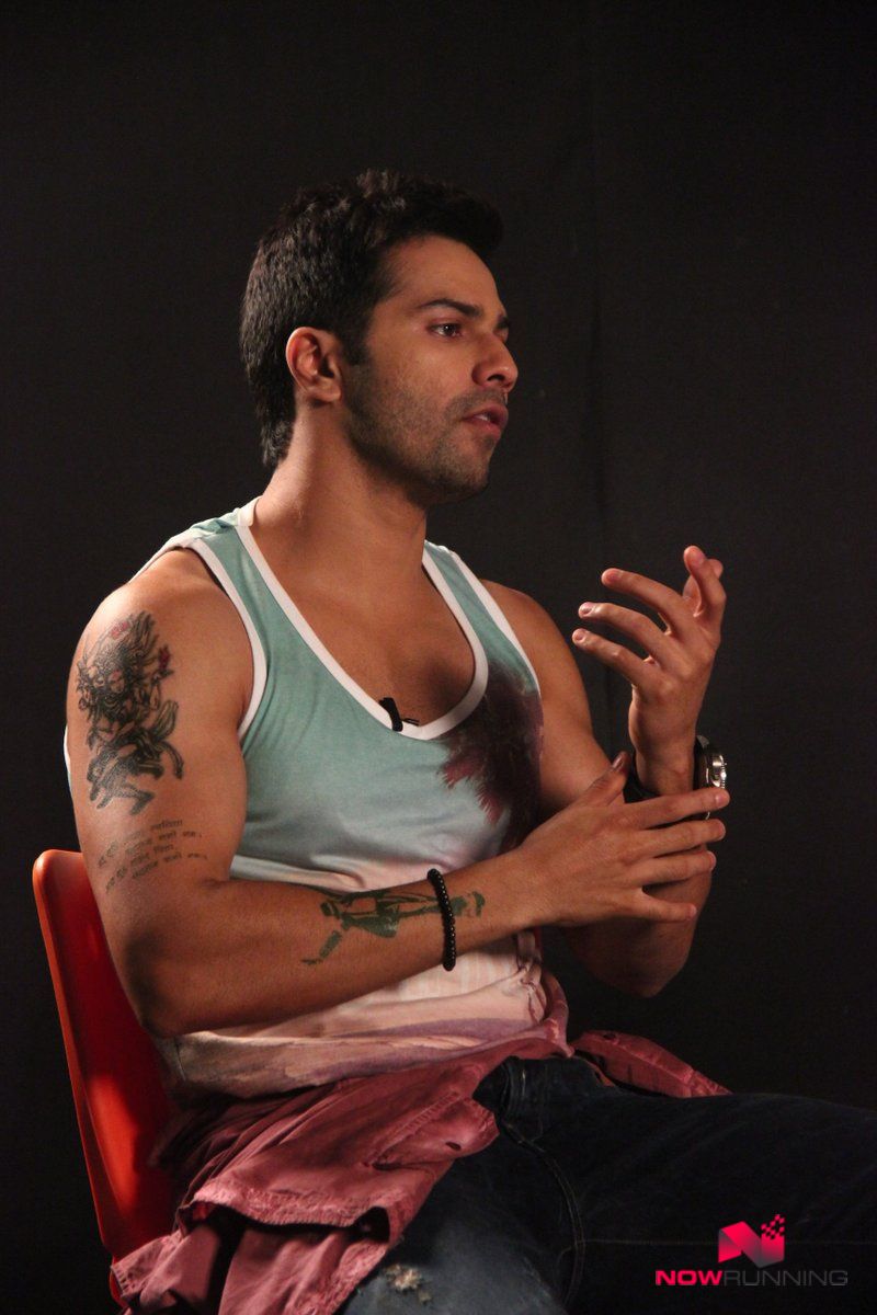 Wallpaper - Varun Dhawan shows his tattoo at Special Screening of 'Beauty  and the Beast' (406141) size:1280x1024