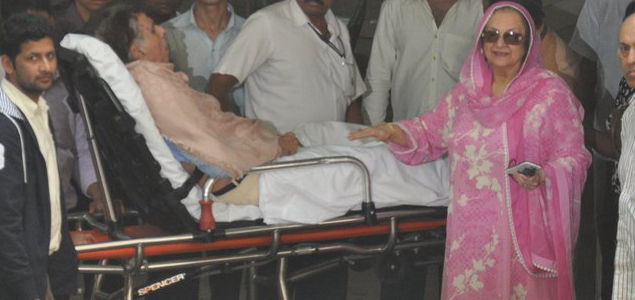 Dilip Kumar snapped with Saira Banu post discharged from hospital