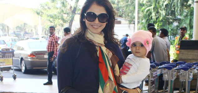 Eesha Koppikhar Snapped At Domestic Airport