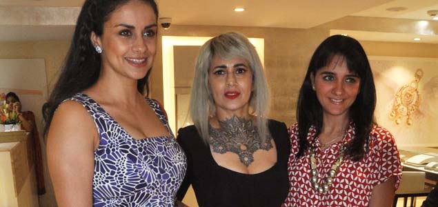 Gul Panag and Shruti sheth at Zoya preview