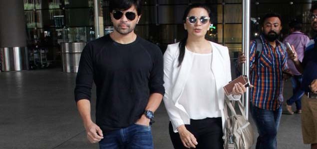 Himesh Reshammiya and Komal snapped at the domestic airport
