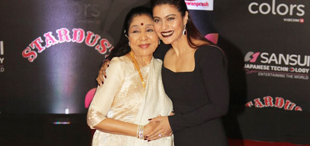 Asha Bhosle and Kajol at Sansui Stardust Awards Red Carpet