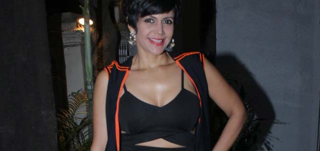 Mandira Bedi support designer Eshaa Amiin at her SS 16 launch soiree