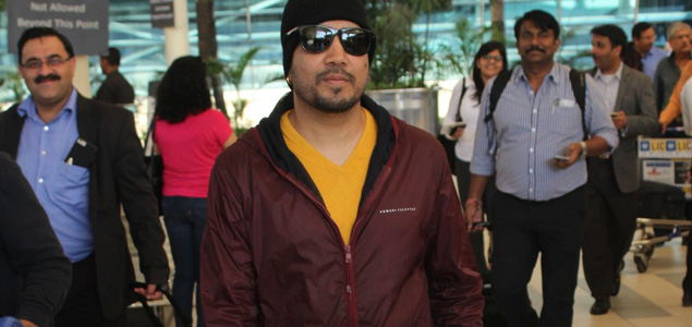 Mika Singh Snapped at Domestic Airport