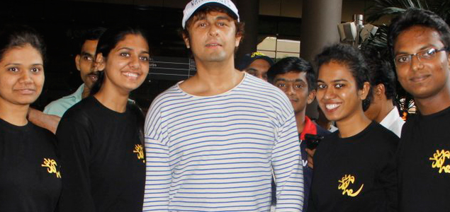 Sonu Nigam snapped at the airport