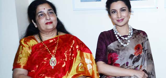 Tisca Chopra and Anuradha Paudwal felicitated by Lions Club Mumbai