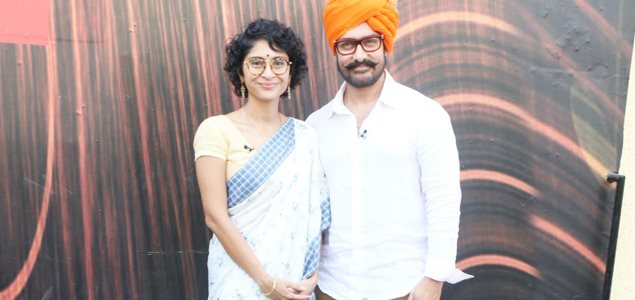 Aamir Khan and Kiran Rao on the sets of Chal Hawa Yeu Dya for Paani Foundation promotions