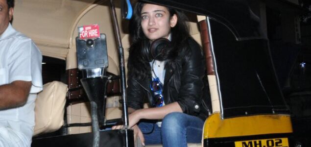 Akshara Haasan snapped hitching an auto rickshaw ride