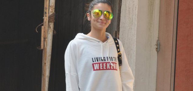 Alia Bhatt snapped in Bandra