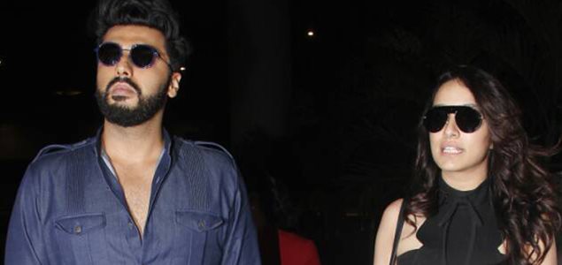 Arjun Kapoor and Shraddha Kapoor arrive back from Kolkata