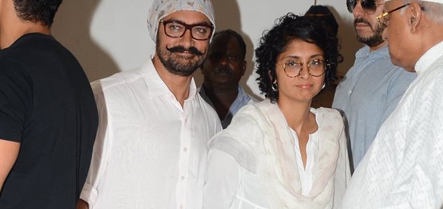 Aamir Khan and other celebs attend the prayer meet in memory of the late actor Vinod Khanna