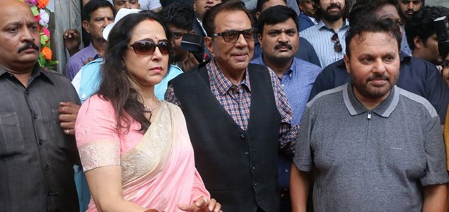 Dharmendra and Hema Malini at the mahurat of movie Genius