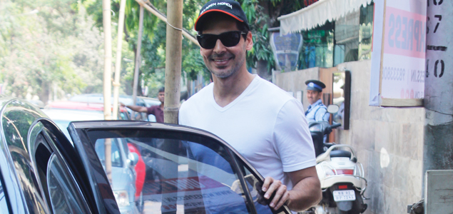 Dino Morea snapped post lunch at Indigo, Bandra