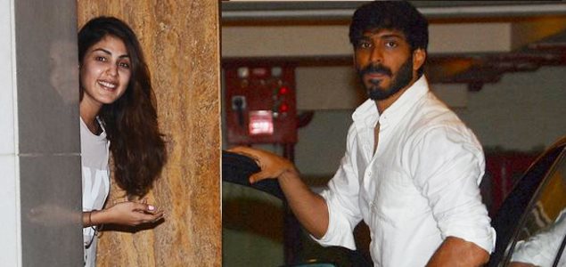 Harshvardhan Kapoor, Rhea Chakraborty and Sara Ali Khan snapped at Saif Ali Khan and Kareena Kapoor Khan's house