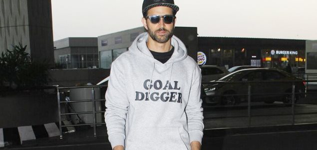 Hrithik Roshan snapped at the airport