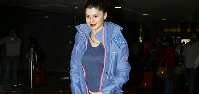 Kainaat Arora snapped at Airport