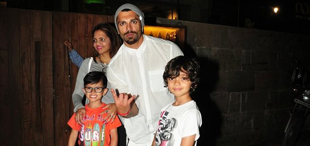 Karan Singh Grover snapped post dinner at Indigo