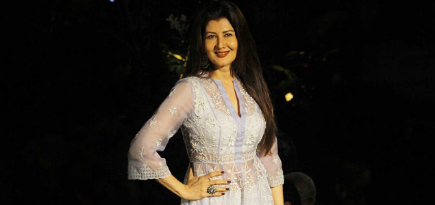 Sangeeta Bijlani walk the ramp at Lakme Fashion Week 2017 – Day 5