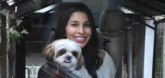 Sophie Chaudry snapped shopping in Bandra