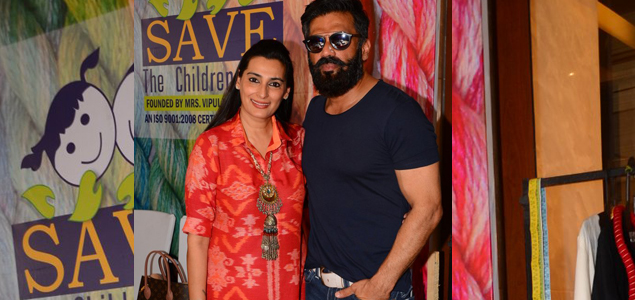 Suniel Shetty and Mana Shetty and others at Araaish Exhibition