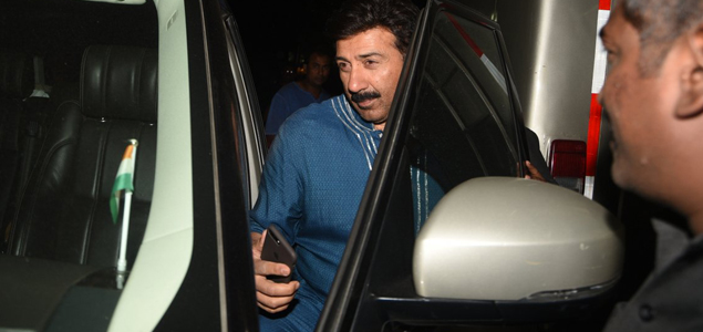 Sunny Deol snapped on the sets of 'Bhaiyyaji Superhit'