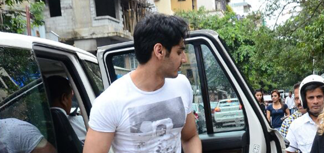 Ahan Shetty snapped with friends in Bandra