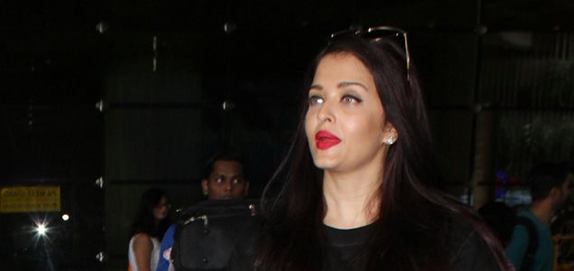 Aishwarya Rai Bachchan and Aaradhya Bachchan snapped at the airport