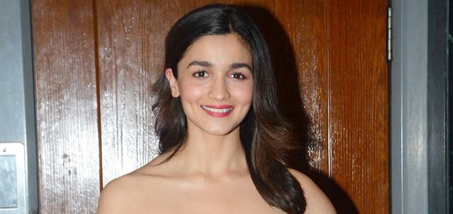 Alia Bhatt snapped post Facebook chat with dietician Rujuta Diwekar