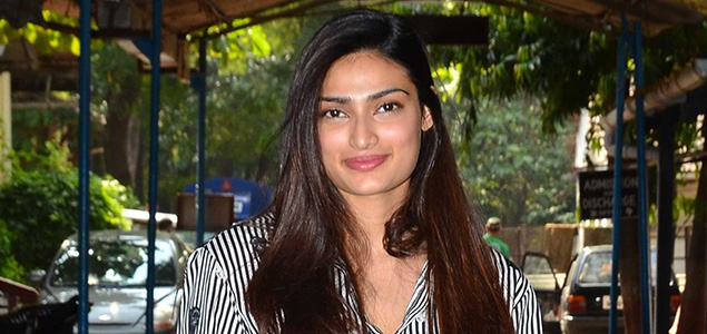 Athiya Shetty visits Bombay Society for the Prevention of Cruelty to Animals