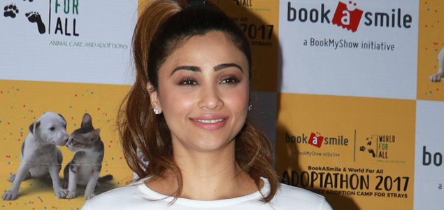 Daisy Shah at Adopthathon 2017