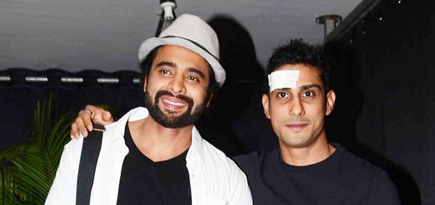 Jackky Bhagnani, Prateik Babbar and Gauahar Khan snapped post attending the play Riddles