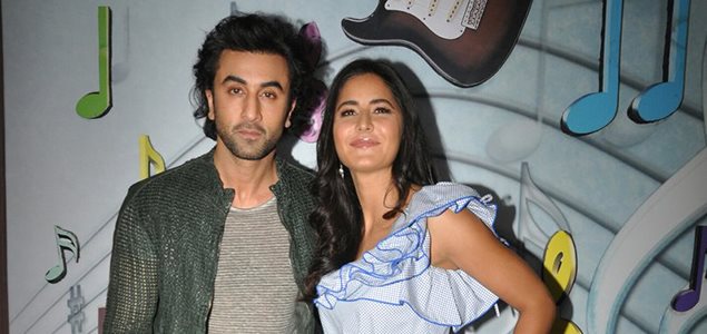 Ranbir and Katrina promote Jagga Jasoos on the sets of Sa Re Ga Ma Pa Lil Champs 2017