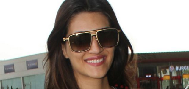 Kriti Sanon and Ayushmann Khurrana snapped at the airport