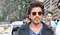 Shah Rukh Khan snapped at Mannat during Raees promotions - Raees Event Photos