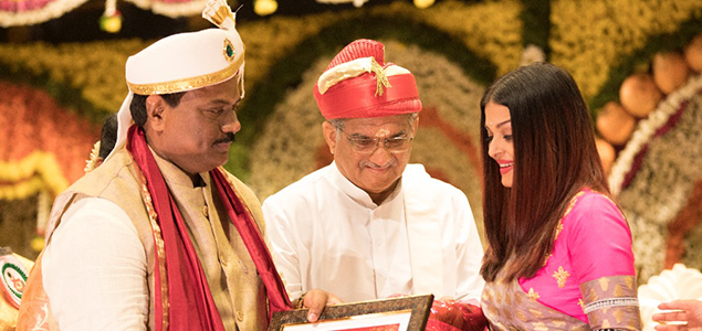 Aishwarya Rai Bachchan honored with the Woman of Substance Award by the Bunts Community