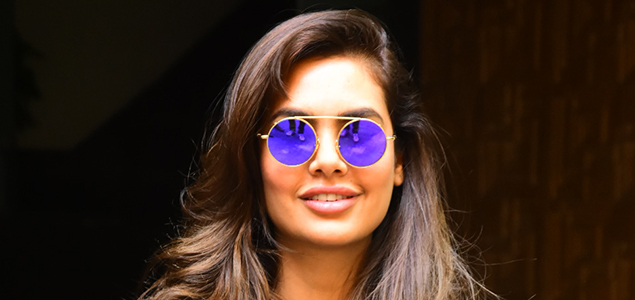 Esha Gupta snapped post meeting in Bandra